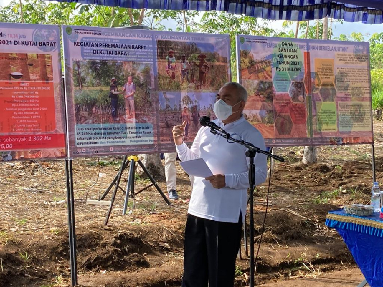 Gubernur Bahagia Bertemu Petani